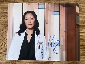 Foto autografiada de Christina Chang 8x10 The Good Doctor Dr. Audrey Lim - Imagen 1 de 2
