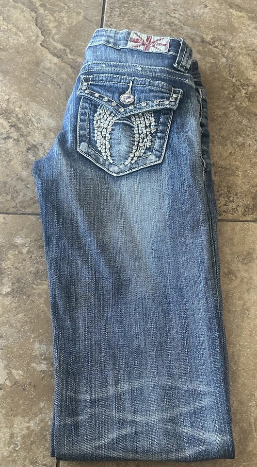 MACHINE Women's Novelle Mode Size 5 US28 IDistressed Straight Leg Mid Rise - Image 1 of 4