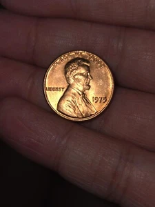 1975 penny no mint mark, nice color and minimal scratches - Picture 1 of 4