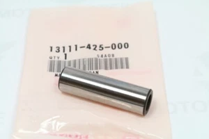 Honda XR 185 200 Piston Pin Piston Bolt - Picture 1 of 1