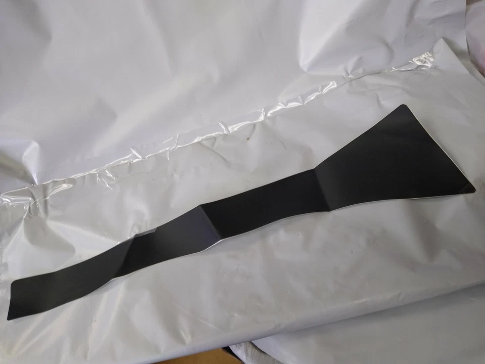 1636981689 Soporte de núcleo de radiador - Cubierta de barra de amarre superior derecha ML320 ML430 ML55 AMG Foto 1 de 1