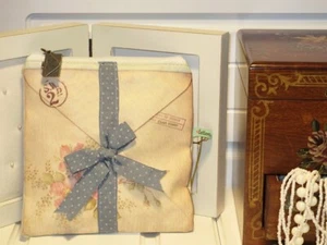 Disaster Designs Vintage Blumen Make-up Tasche - Geburtstag Geschenk Ostergeschenk 🙂 - Bild 1 von 4