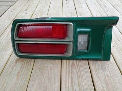 Datsun Nissan 74-78 260Z 280Z Driver Side Left Rear Tail Light Bezel Trim Panel - Imagem 1 de 4