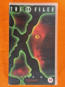 The x Files File 2 Tooms Squeeze (1996 VHS) - Picture 1 of 3