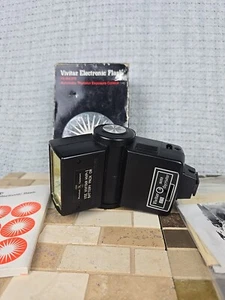 VIVITAR AUTOMATIC ELECTRONIC FLASH MODEL 273 WITH MANUAL - Picture 1 of 6