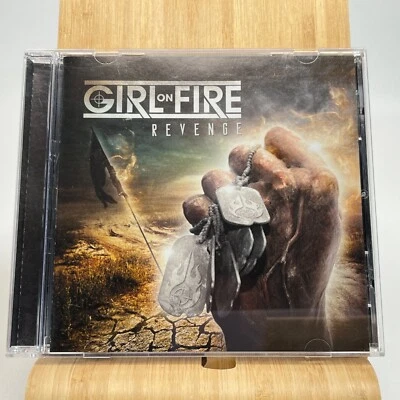 Girl on Fire - Revenge (Ep) CD Foto 1 de 2