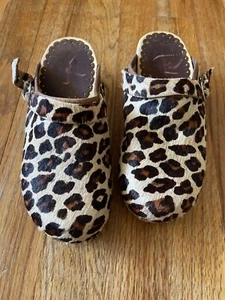 Girl’s Hanna Anderson Leather Leopard Print Wood Clogs Size 2 Or 34 - Picture 1 of 12