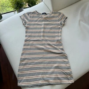 Baby kid dress 10T Burberry short sleeves jersey beige - Picture 1 of 2
