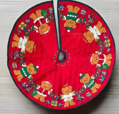 Falda Árbol de Navidad De Colección Acolchada Rojo Osos de Campo Juguetes Ratones Regalos de Pascua Foto 1 de 4