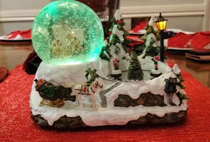 Winter House Skating Globe Item # 6754981 - Picture 1 of 7