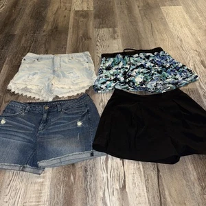 Lot Of shorts, Size M/L Lot Of 4 (7) - Picture 1 of 5