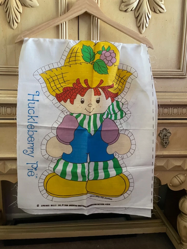 DOIS travesseiros artesanais para bolo curto de morango PAINEL DE TECIDO TORTA DE MORANGO 2 lados 22" - Imagem 1 de 1