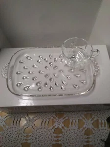 Vintage Rain Drop Design 8 pc Glass Snack Set - Picture 1 of 9