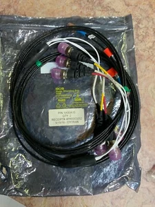 Cable de cuatro conductores Dytran 6430A10 ICP, conector de 4 pines a 3 cada BNC, 10 pies - Imagen 1 de 2