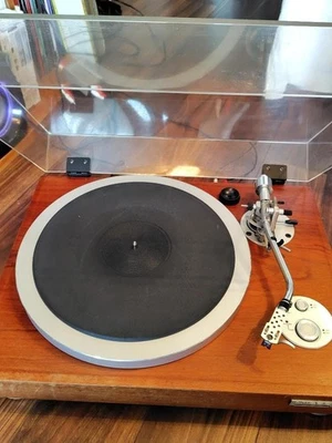 Tocadiscos Micro Seiki DD-8 de accionamiento directo con cartucho funcionando Foto 1 de 4