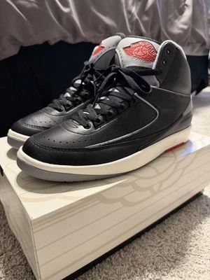 Tênis Air Jordan 2 preto cimento tamanho 10.5 - Imagem 1 de 4