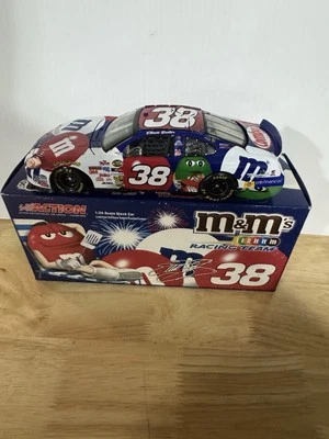 1/24 Nascar Diecast, Elliott Sadler #38, M-M’s, 4 de julio, 2005 Acción  Foto 1 de 4