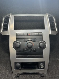 2008-2010 JEEP GRAND CHEROKEE RADIO DASH TRIM BEZEL CENTER AC VENTS 55117093AD - Picture 1 of 5