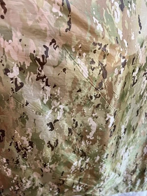 Tela de material de paracaídas de nailon OCP RipStop 69” de ancho. Foto 1 de 4