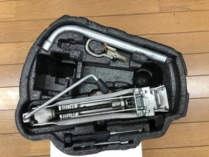 VOLKSWAGEN Bora 2002 GF-1JAPK Toolkit [Used] [PA79170008] - Picture 1 of 4
