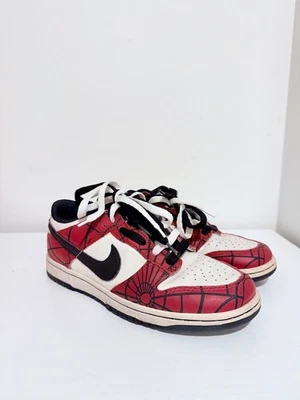 РЕДКИЕ винтажные Nike Dunk Low 2005 304874 102 — белые/черные университетские красные Spiderman - Изображение 1 из 4