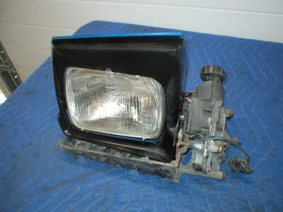 1982-85 FIREBIRD TRANS AM GTA POWER HEADLIGHT + MOTOR POPUP ASSY.  RH PASSENGER - Image 1 of 4