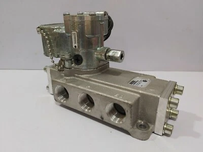 PARKER L6456610453 Solenoid & Pilot Operated Directional Spool Valve  - Image 1 of 4