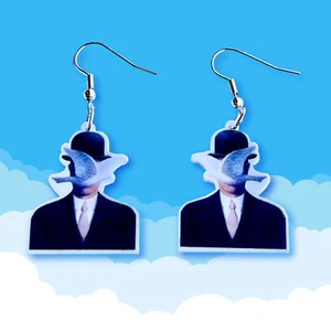 Pendientes Hijo de Hombre de René Magritte - Imagen 1 de 2