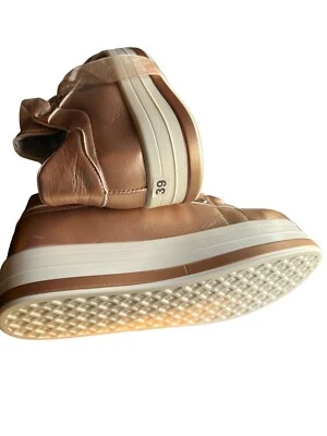 Women's Rose Gold Platform Lace-up Shoes. Lightweight Patent Leather. Size 39 - Image 1 of 4