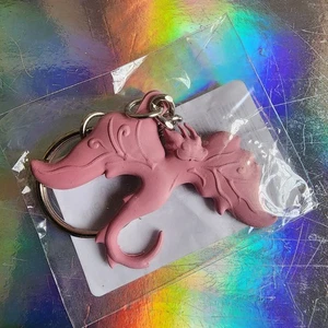 Portachiavi Melanie Martinez RARO Portali Drago Rosa Esclusivo Regno Unito - Foto 1 di 4