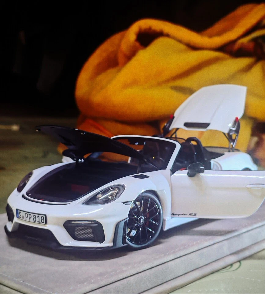 1:18 Porsche 718 Spyder RS 2023 techo abierto deportivo aleación modelo colección blanco Foto 1 de 4