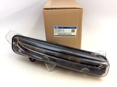 2016-2017 Lincoln MKX Passenger Side Right Hand Side Maker Light Lamp New OEM - Image 1 of 4