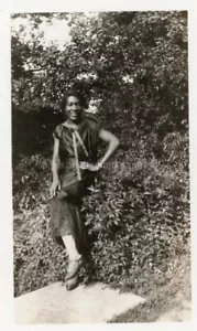AS SHE WAS Vintage BLACK AND WHITE FOUND PHOTO Snapshot WOMAN 37 LA 91 U - Picture 1 of 1