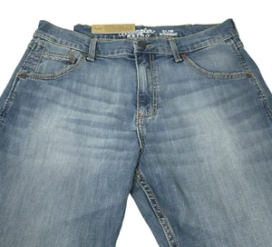Wrangler Men's 33 x 32 Retro Slim Fit Straight Leg Blue Jeans - Picture 1 of 7