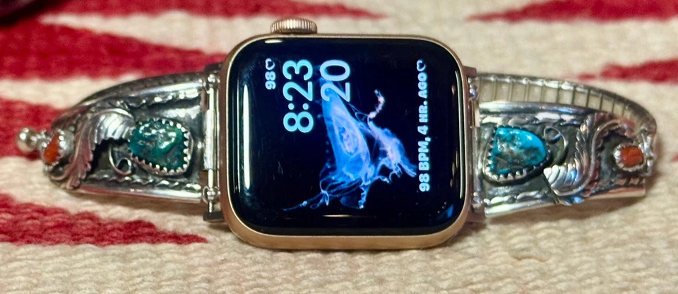 Correa de reloj de colección de plata esterlina nativa americana modificada para adaptarse a todos los Apple Watch Foto 1 de 4