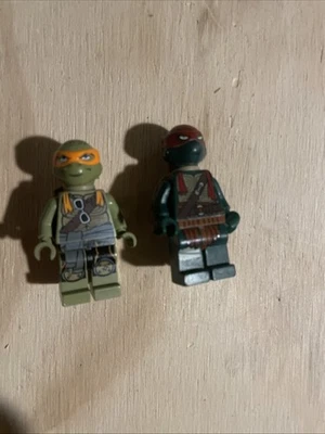 Lego Mini figures Teenage Mutant Ninja Turtles Mikey And Raph Lot Of 2 - Image 1 of 4