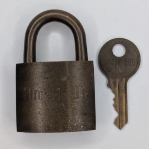 Antik Vintage schwer Messing "US" American Lock Co. Vorhängeschloss mit Schlüssel - Bild 1 von 7