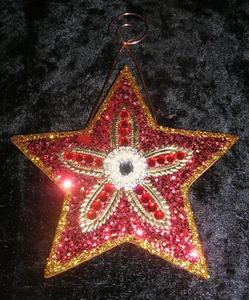 CRYSTAL GLITTER STAR ~ GLITTER CHRISTMAS WOOD ORNAMENT ~ RED - Picture 1 of 6