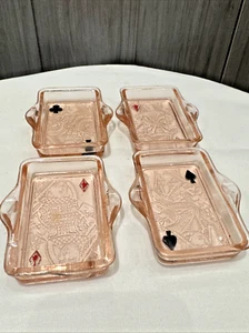 VINTAGE! Posacenere in vetro rosa depressione, ponte, club, carte da gioco, set di 4 - Foto 1 di 5