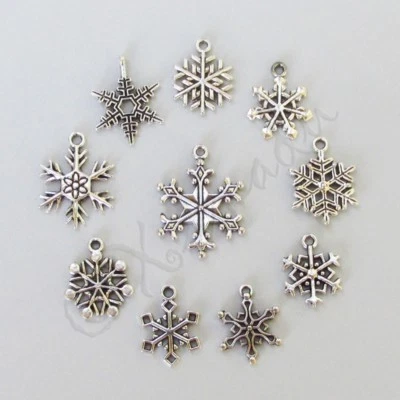 Dijes de invierno enchapados en plata envejecidos copo de nieve mezcla de 10 piezas CM0236 - 10, 20 o 50 piezas Foto 1 de 4