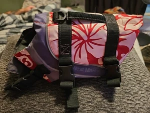 MINT West Marine Adjustable Deluxe Pet Flotation Vest Size XS Hawaiian Flower - Picture 1 of 7
