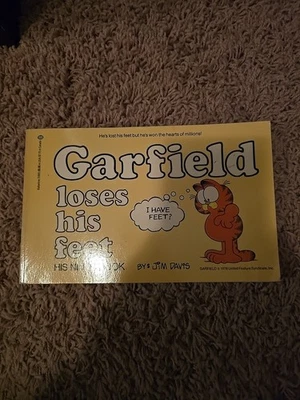 Garfield Loses His Feet : His 9th Book Paperback 1984 Vintage Jim Davis 1st Ed  - Image 1 of 4
