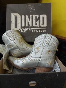 Dingo DI Primrose Silver 8.5 Women DI748 brand new show in box.New - Picture 1 of 2