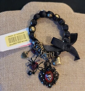 NWT Betsey Johnson Dark Forest Red Glitter Skull Cameo Bracelet - Picture 1 of 4