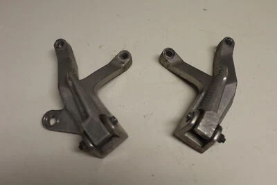 2002 97-03 Yamaha YZF600R CONJUNTO DE PEG TRASEIRO PASSAGEIRO PAR - Imagem 1 de 4