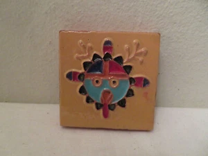 Vintage Indianer Hopi Hirsch? Kachina gelb lackierte Tonfliese 3" - Bild 1 von 4