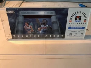 GUND ARENA Cleveland Eröffnung Saison Eröffnung Nacht Ticket ~ 11.8.94 ~ Plexi Halter - Bild 1 von 2