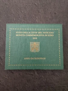 SCHATULLE 2 EURO VATIKAN 2010 / PRIESTERJAHR / EURO SET - Bild 1 von 3