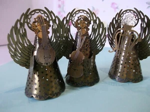 6 VTG.CHRISTMAS METAL ANGEL LIGHT COVERS~FILAGREE WINGS,SCALLOPED HEMS~BEAUTIFUL - Picture 1 of 9