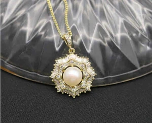 D17 Halskette mit Anhänger Schneeflocke Süßwasserperle und Zirkonia - Bild 1 von 4